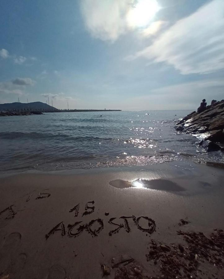 Appartamento Incantevole A 100Metri Dal Mare E Accanto Alla Pista Ciclabile 임페리아 외부 사진